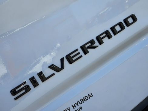 Used 2025 Chevrolet Silverado 1500 LT Trail Boss w/ Dark Appearance Package image 7