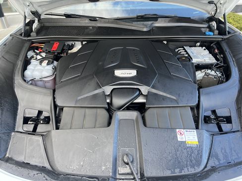 Used 2023 Porsche Cayenne image 28