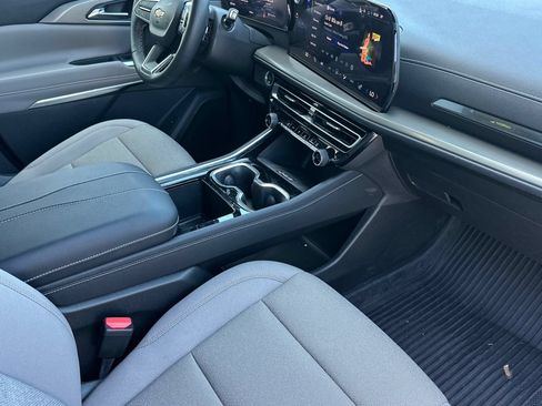 Used 2026 Chevrolet Traverse LT w/ LPO, Floor Liner Package FWD image 18