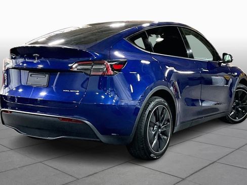 Used 2024 Tesla Model Y Long Range image 12