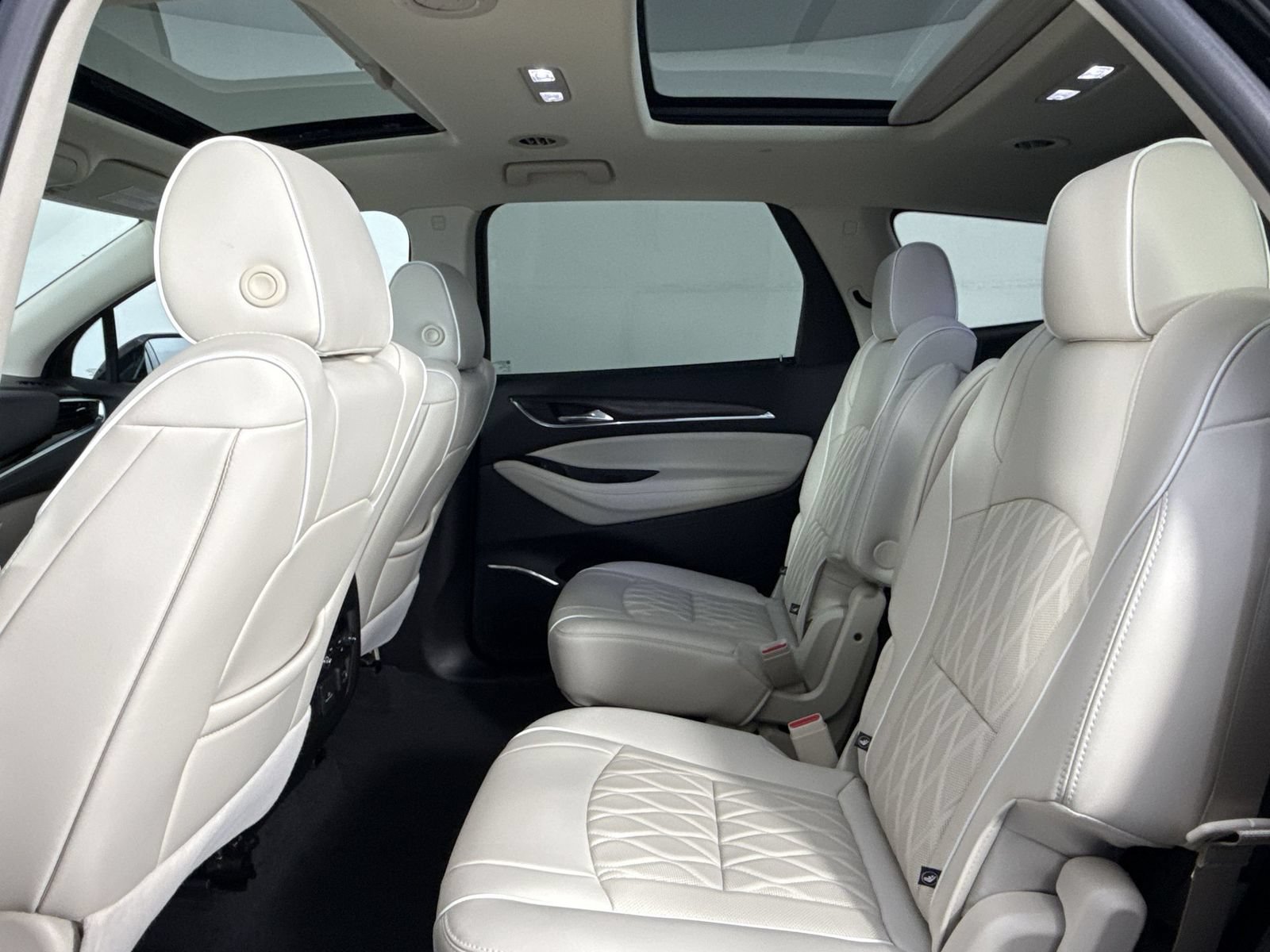 Used 2024 Buick Enclave Avenir w/ Trailering Package, 5000 lbs. AWD/4WD image 22