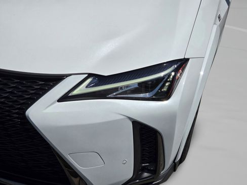 Used 2022 Lexus UX 200 F Sport w/ Accessory Package (Z2) FWD image 9