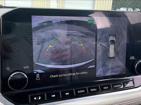 Used 2021 Nissan Rogue SL w/ Premium Package image 14