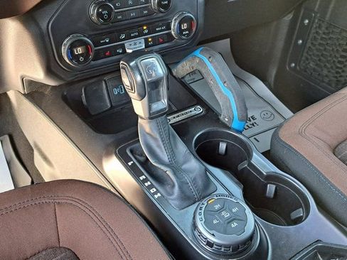 Used 2023 Ford Bronco Outer Banks w/ Sasquatch Package AWD/4WD image 20