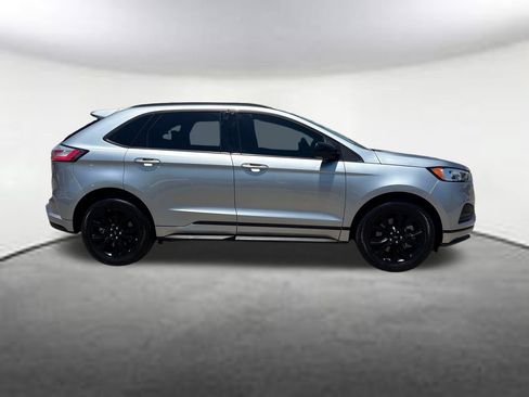 Used 2024 Ford Edge SE w/ Black Appearance Package AWD/4WD image 7