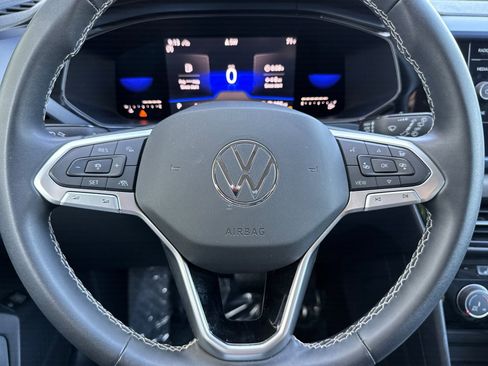 Used 2023 Volkswagen Taos SE AWD/4WD image 17