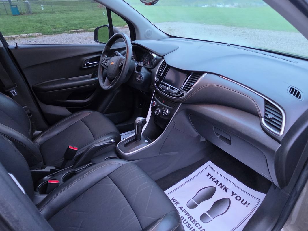 Used 2021 Chevrolet Trax LT FWD image 22