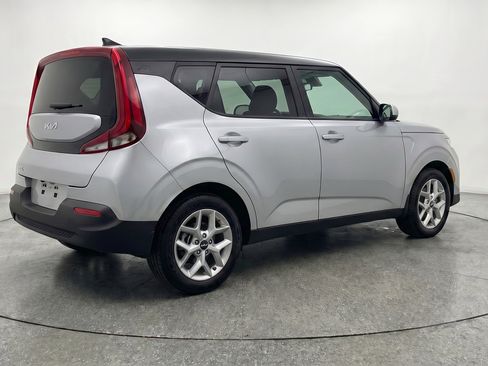 Used 2025 Kia Soul LX w/ LX Technology Package image 9