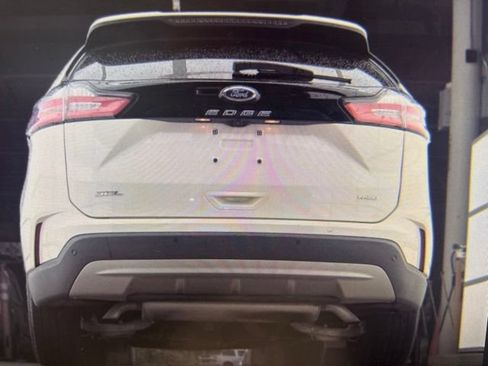 Certified 2024 Ford Edge SEL w/ Convenience Package AWD/4WD image 11