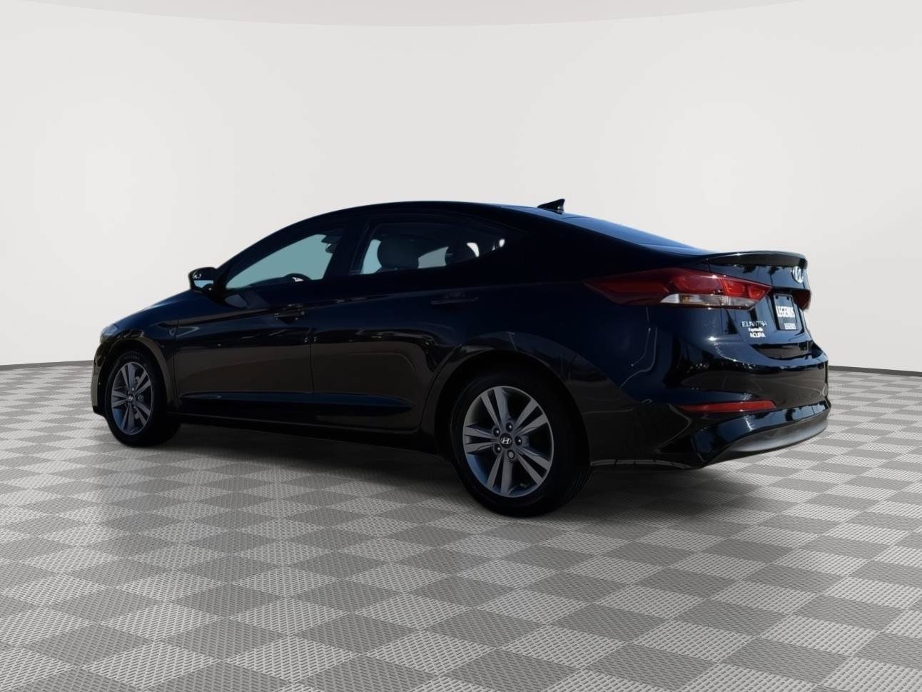 Used 2017 Hyundai Elantra SE FWD image 4
