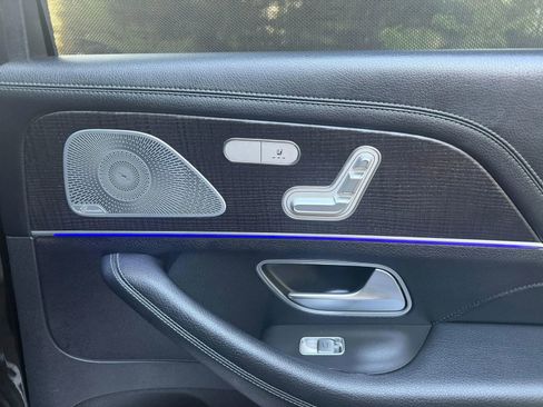 Used 2021 Mercedes-Benz GLS 450 4MATIC image 23