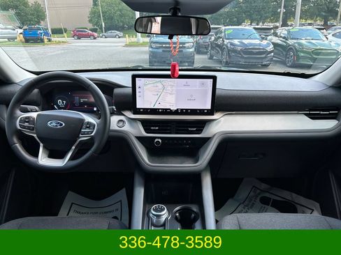 Used 2026 Ford Explorer Active RWD image 13