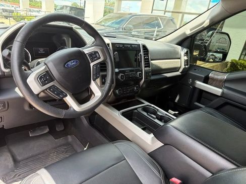 Used 2019 Ford F250 Lariat w/ Lariat Ultimate Package AWD/4WD image 14