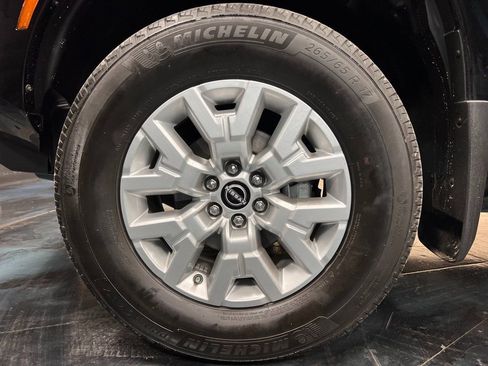 Used 2023 Nissan Frontier SV w/ Technology Package image 22