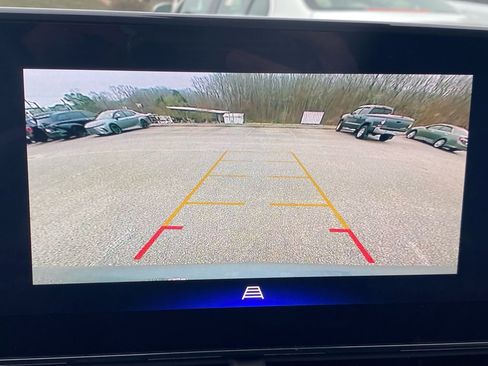 Used 2025 Chevrolet Trax LT w/ LT Convenience Package image 26