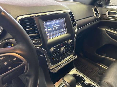 Used 2018 Jeep Grand Cherokee Limited AWD/4WD image 22