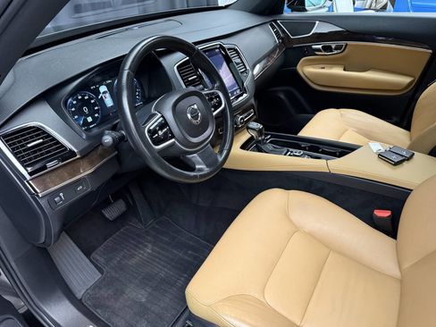 Used 2016 Volvo XC90 T6 Momentum w/ Momentum Plus Package image 31