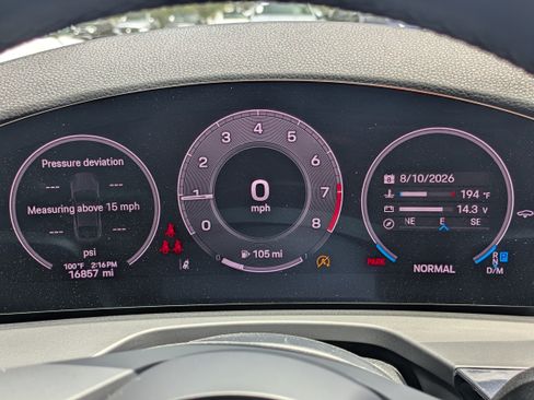 Used 2025 Porsche Panamera RWD image 25