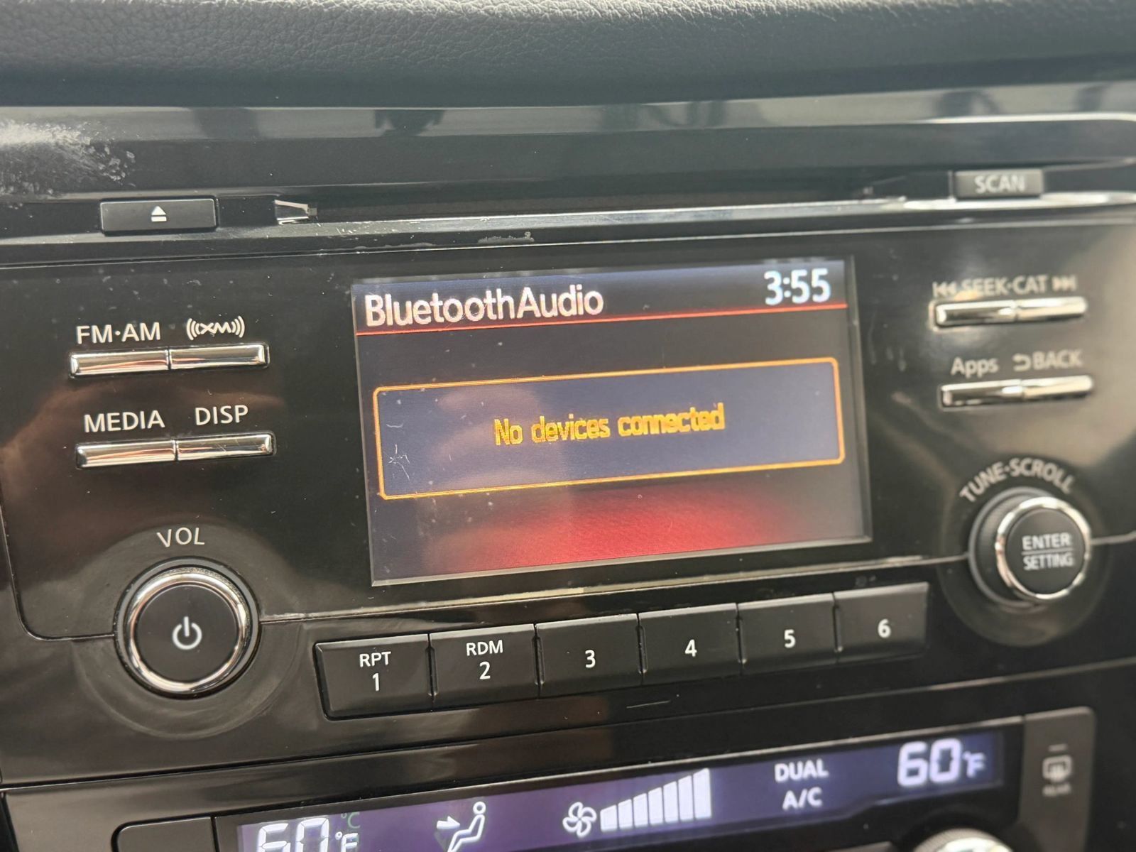 Used 2016 Nissan Rogue SV AWD/4WD image 28