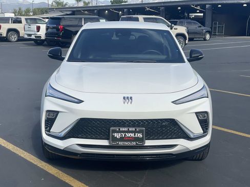 Used 2025 Buick Envista Sport Touring image 2