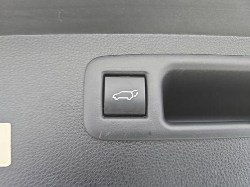 Used 2023 Toyota Highlander XSE image 14