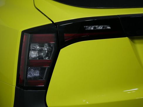 New 2026 Nissan Kicks SR AWD/4WD image 13