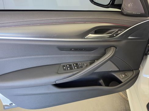 Used 2022 BMW M550i xDrive w/ Premium Package AWD/4WD image 17