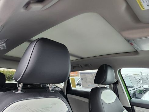 New 2026 Volkswagen Taos SEL AWD/4WD image 12