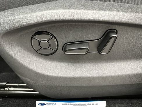 Certified 2026 Volkswagen Tiguan SE AWD/4WD image 12