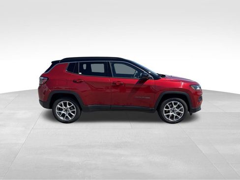 Used 2025 Jeep Compass Limited AWD/4WD image 12