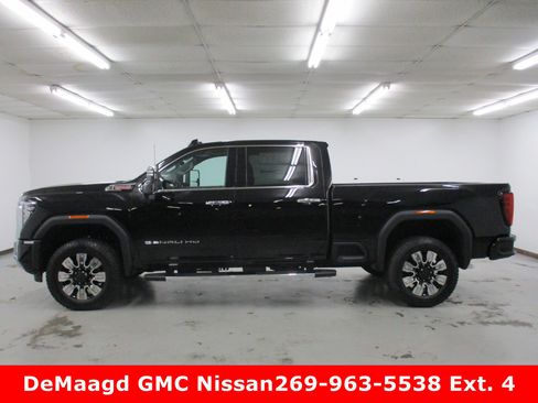 New 2025 GMC Sierra 2500 Denali w/ Technology Package image 2