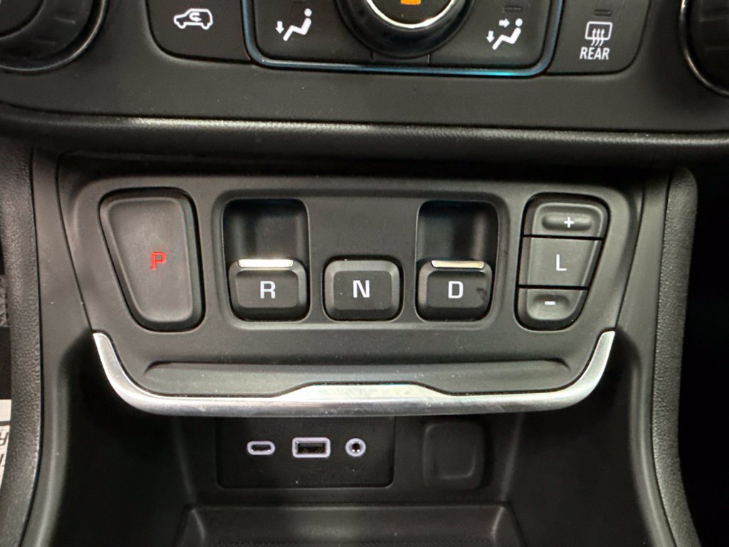 Used 2021 GMC Terrain SLE w/ Driver Convenience Package FWD image 34