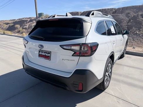 Used 2022 Subaru Outback Premium image 8