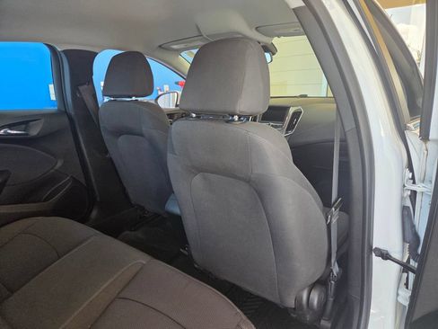 Used 2019 Chevrolet Cruze LT FWD image 25