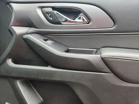 Used 2020 Chevrolet Traverse Premier w/ LPO, Black Accent Package image 19