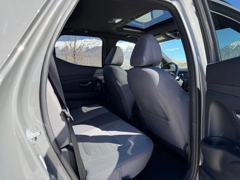 Used 2022 Hyundai Santa Cruz SEL w/ Activity Package image 16