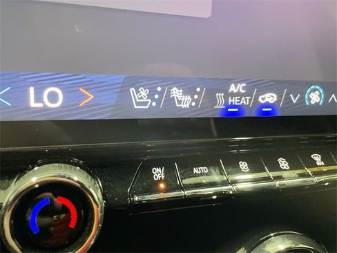 Certified 2025 Chevrolet Blazer EV RS image 31