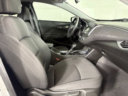 Used 2023 Chevrolet Malibu LT FWD image 17