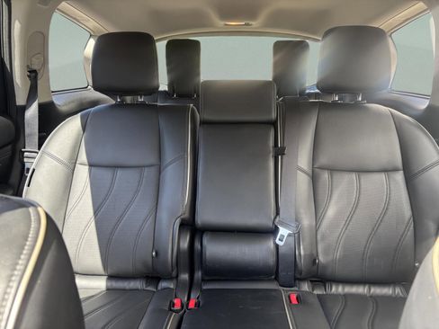 Used 2019 INFINITI QX60 Luxe w/ Essential Package image 25