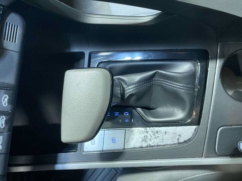 Used 2023 Hyundai Elantra SEL FWD image 17
