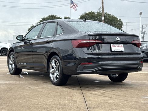 Used 2024 Volkswagen Jetta SE image 9