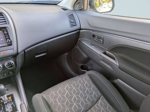 Used 2025 Mitsubishi Outlander Sport ES AWD/4WD image 17