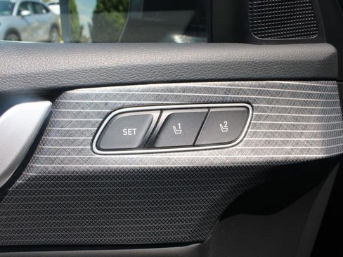 Used 2024 Hyundai Palisade Limited AWD/4WD image 28