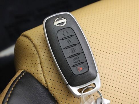 Used 2023 Nissan Rogue Platinum image 32