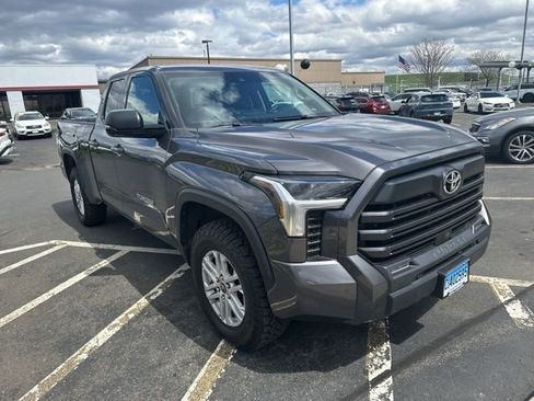 Used 2022 Toyota Tundra SR5 w/ SR5 Premium Package image 3