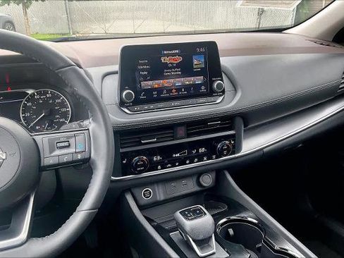 Used 2023 Nissan Rogue SV w/ SV Premium B Package FWD image 7