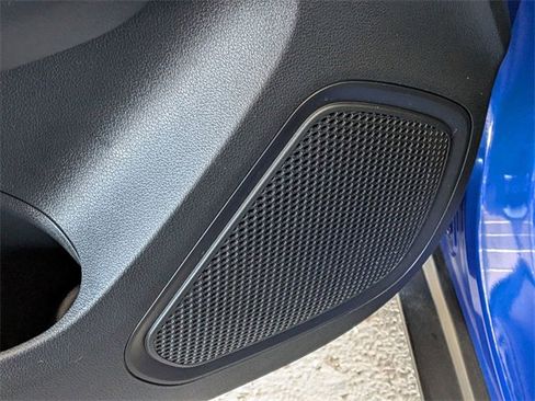 Used 2022 Hyundai Venue Limited image 10