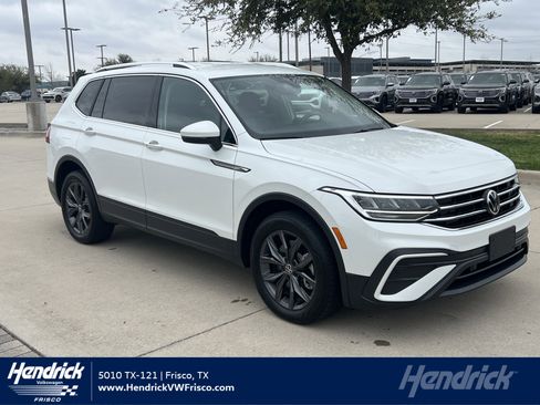 Certified 2023 Volkswagen Tiguan SE image 1