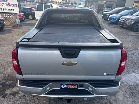 Used 2008 Chevrolet Avalanche LTZ AWD/4WD image 8