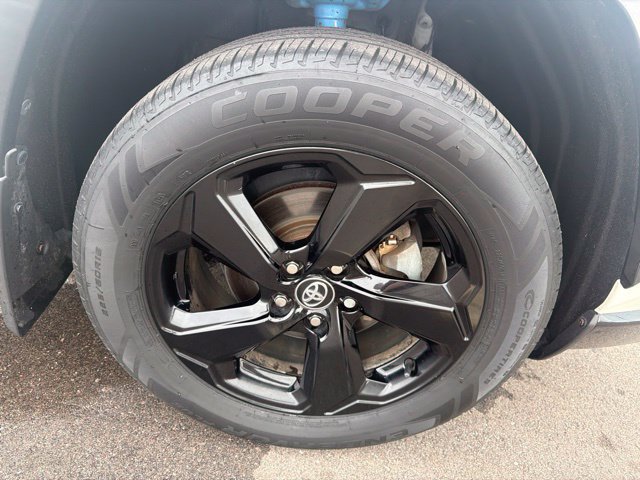 Used 2021 Toyota RAV4 XSE AWD/4WD image 4